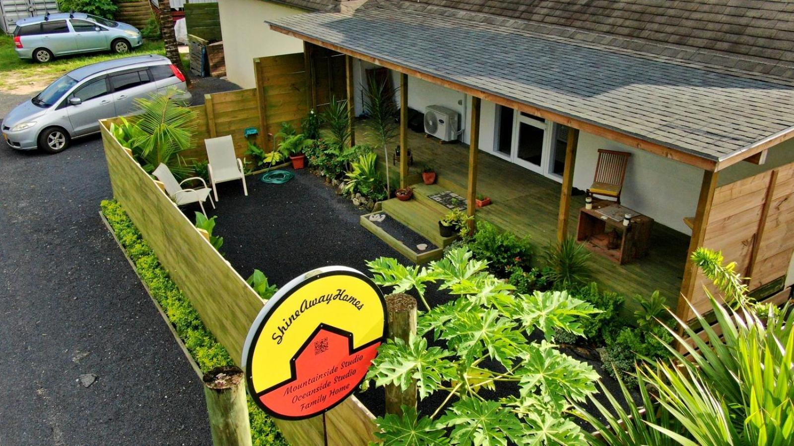 Shineawayhomes - Mountain View Air Conditioned ラロトンガ島 エクステリア 写真